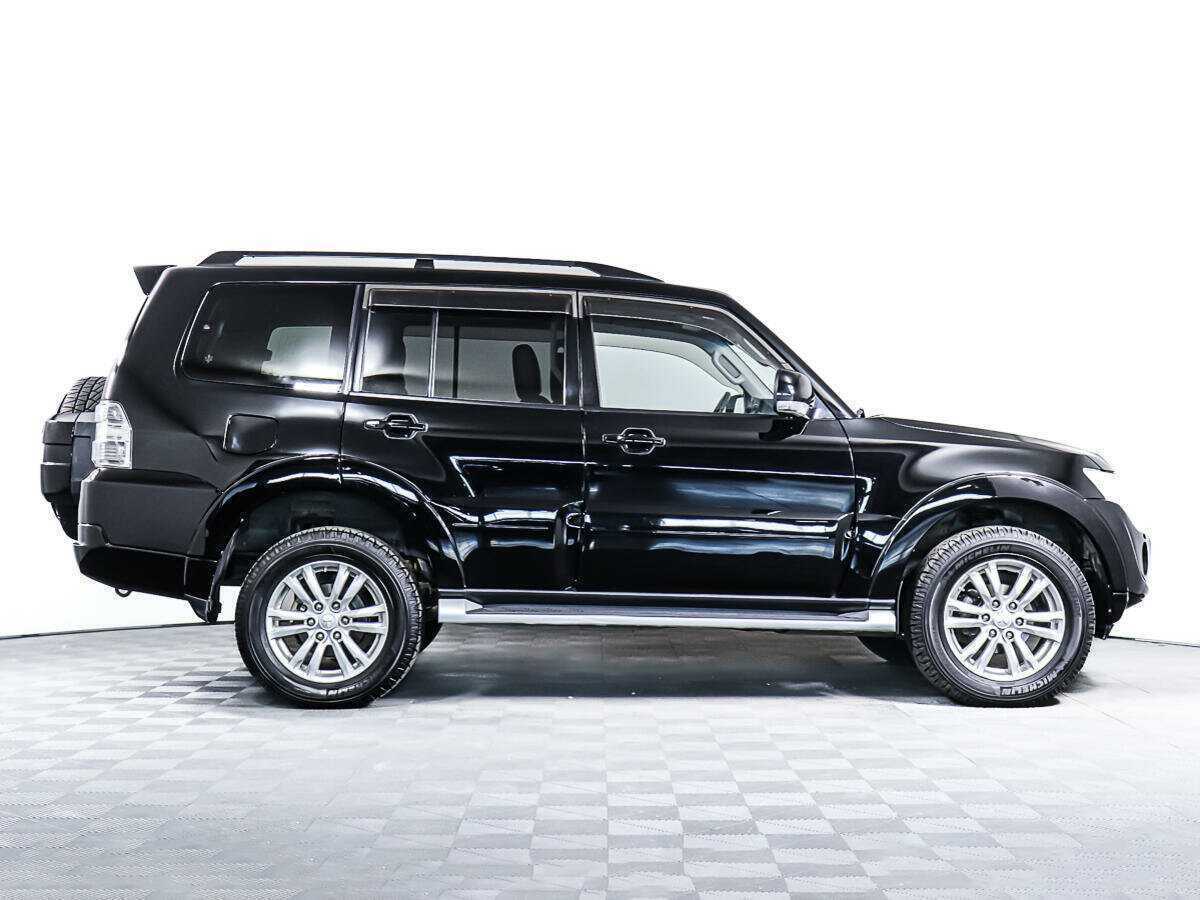 Купить Mitsubishi Pajero с пробегом. Фото: #2