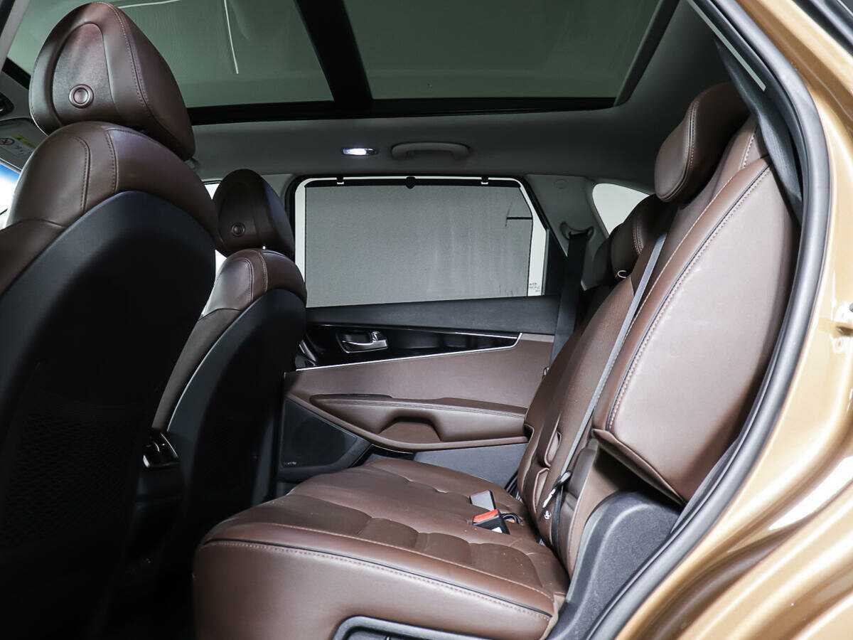 Купить Kia Sorento с пробегом. Фото: #9
