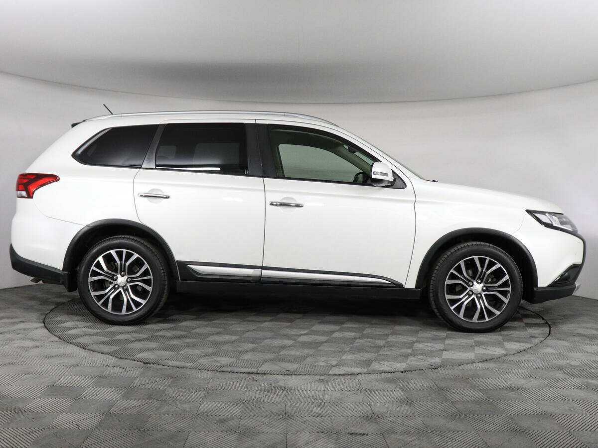 Купить Mitsubishi Outlander с пробегом. Фото: #3