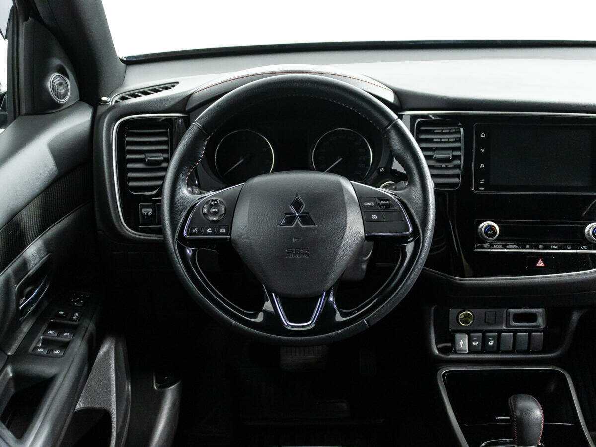 Купить Mitsubishi Outlander с пробегом. Фото: #19