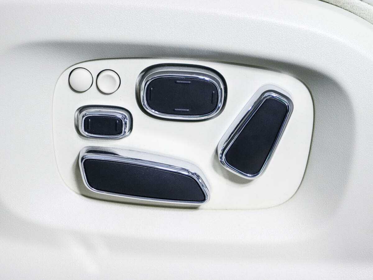 Купить Jaguar XJ с пробегом. Фото: #16