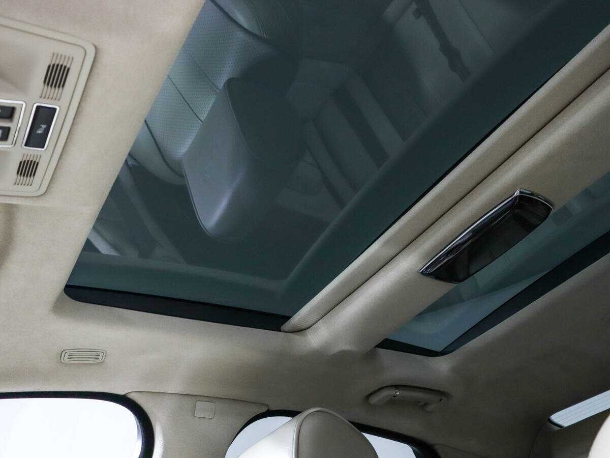 Купить Jaguar XJ с пробегом. Фото: #17