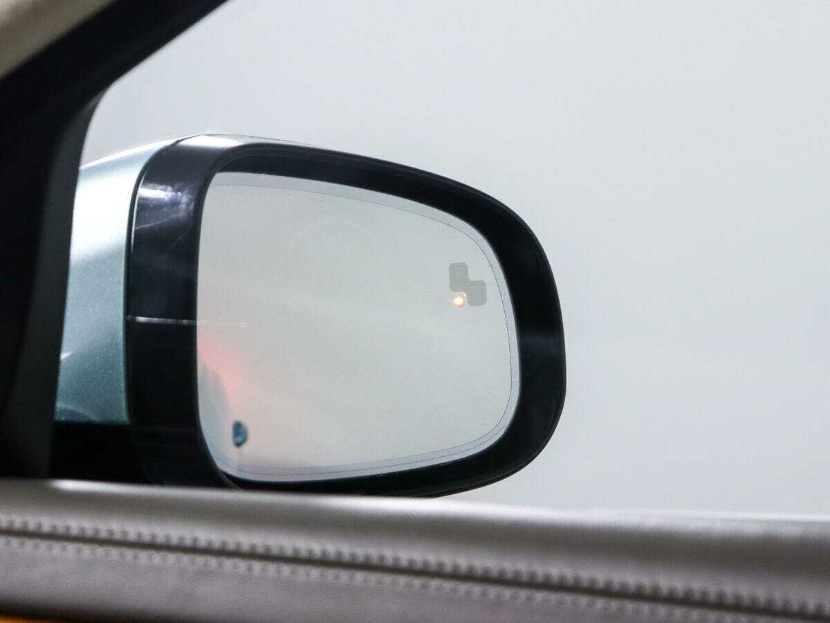 Купить Jaguar XJ с пробегом. Фото: #20