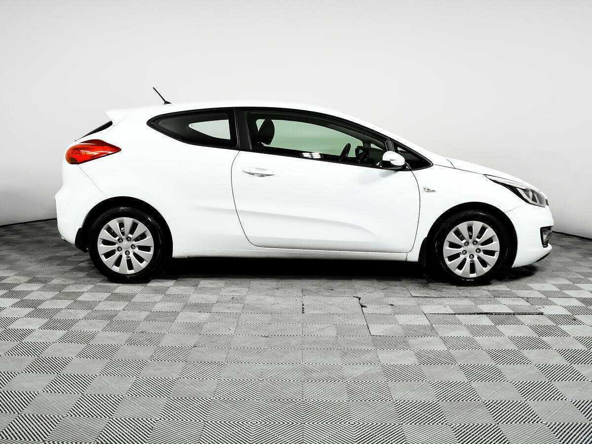 Купить Kia Ceed с пробегом. Фото: #3