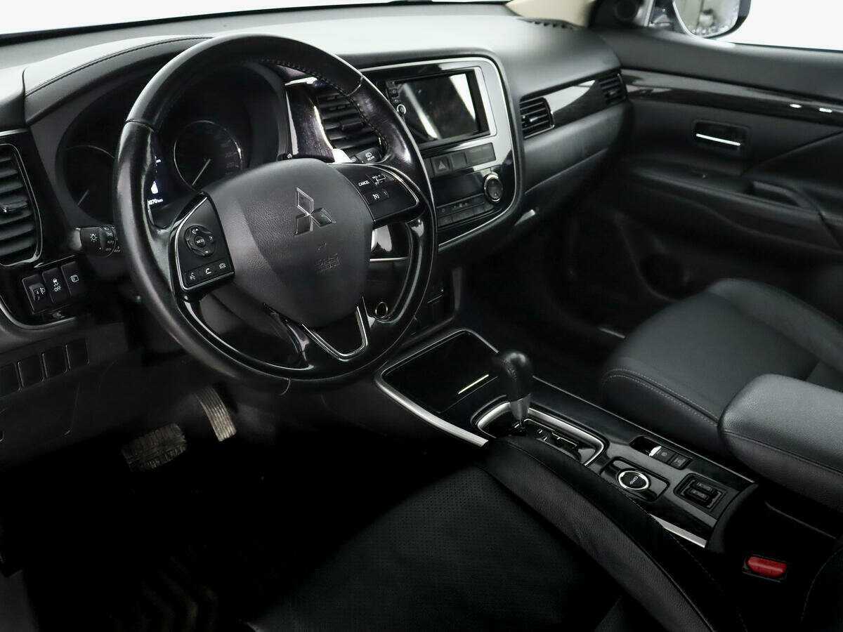 Купить Mitsubishi Outlander с пробегом. Фото: #9