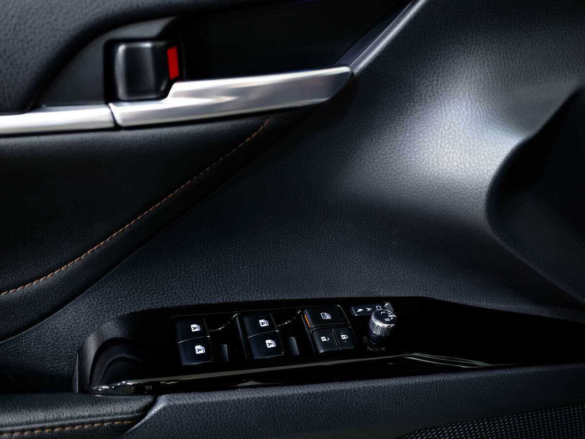 Купить Toyota Camry с пробегом. Фото: #17