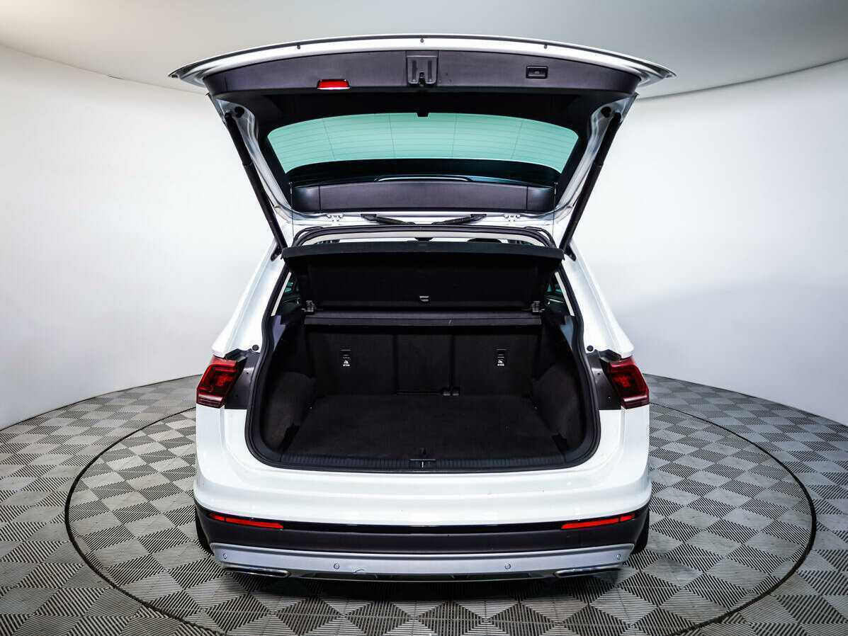 Купить Volkswagen Tiguan с пробегом. Фото: #17