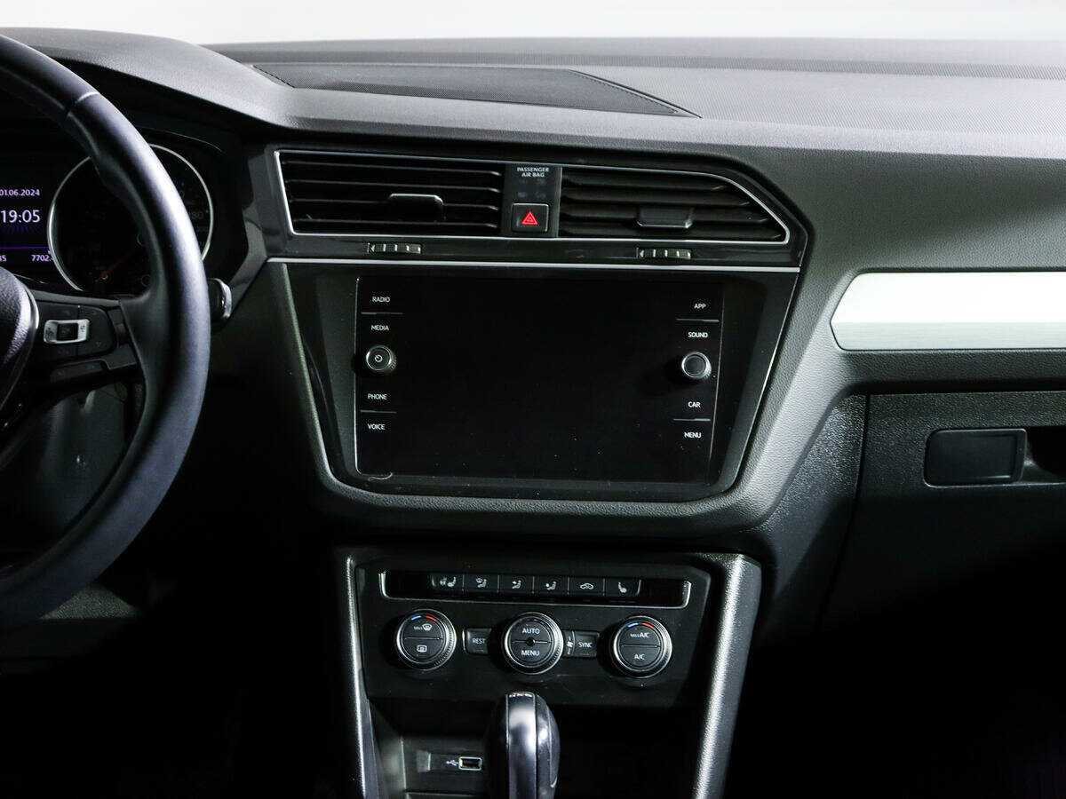 Купить Volkswagen Tiguan с пробегом. Фото: #10