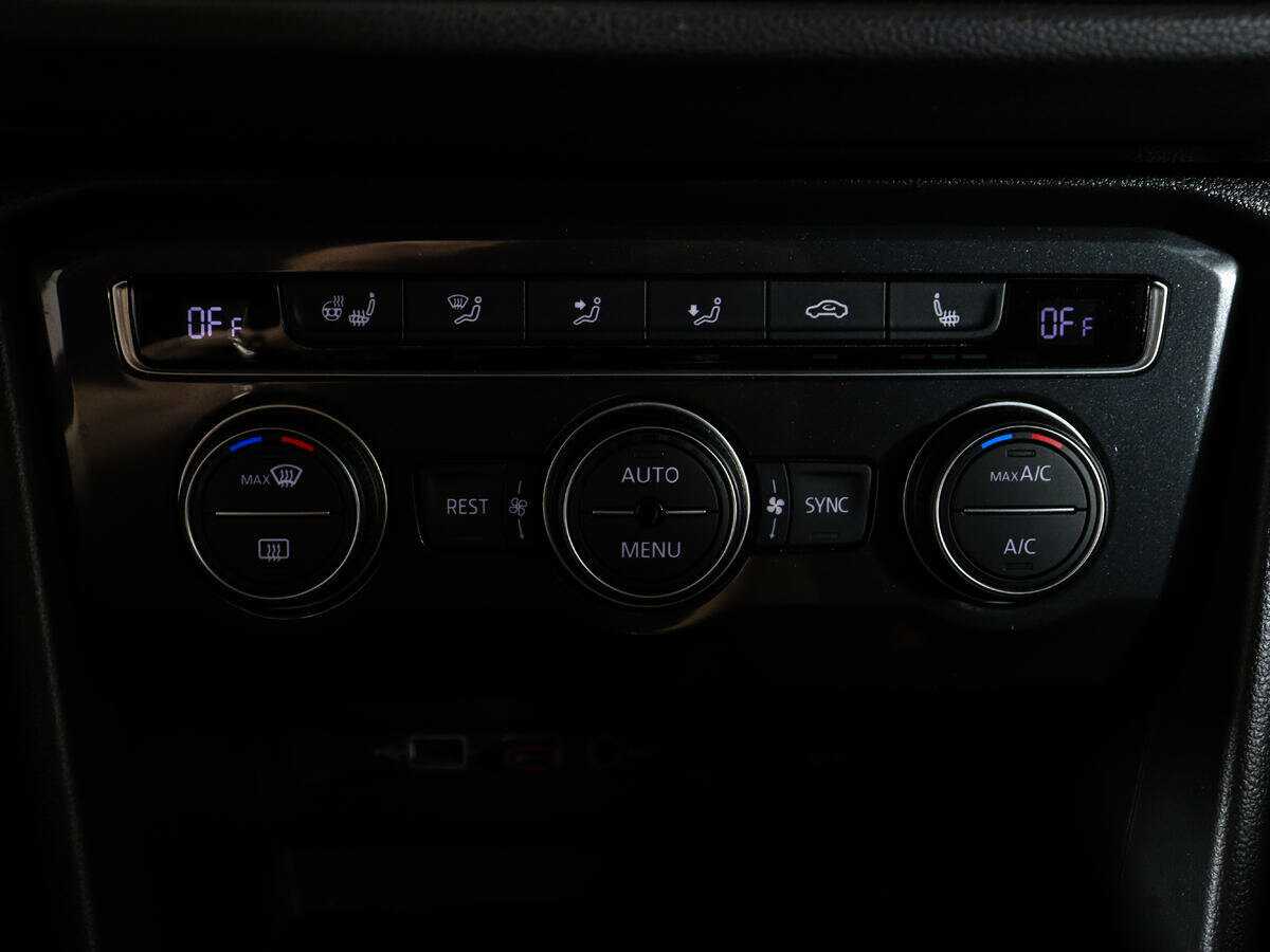 Купить Volkswagen Tiguan с пробегом. Фото: #21