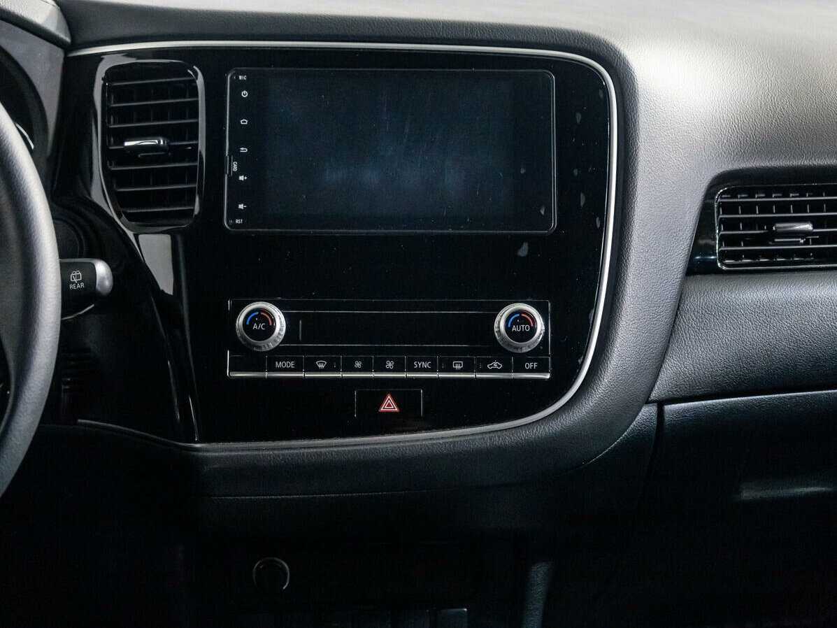 Купить Mitsubishi Outlander с пробегом. Фото: #12
