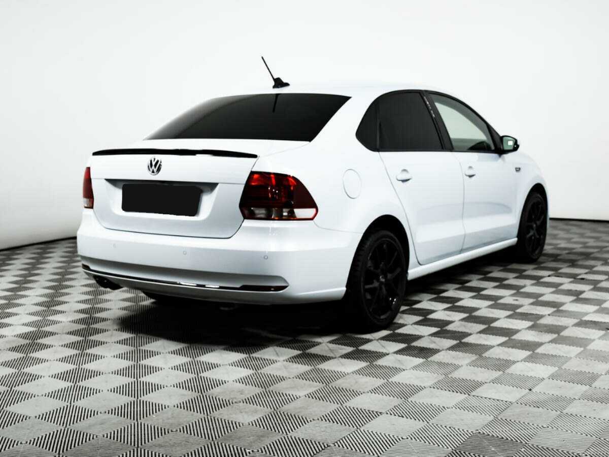 Купить Volkswagen Polo с пробегом. Фото: #4