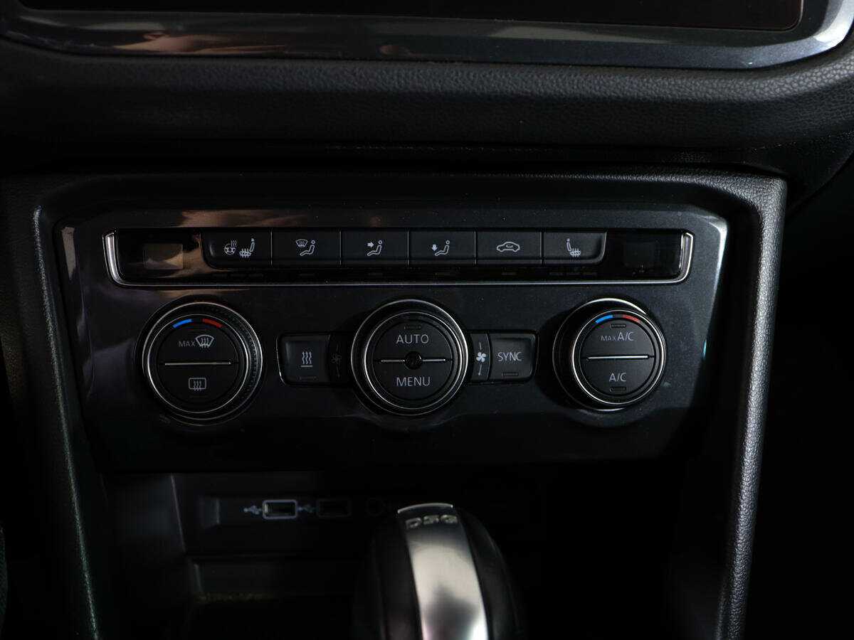 Купить Volkswagen Tiguan с пробегом. Фото: #17