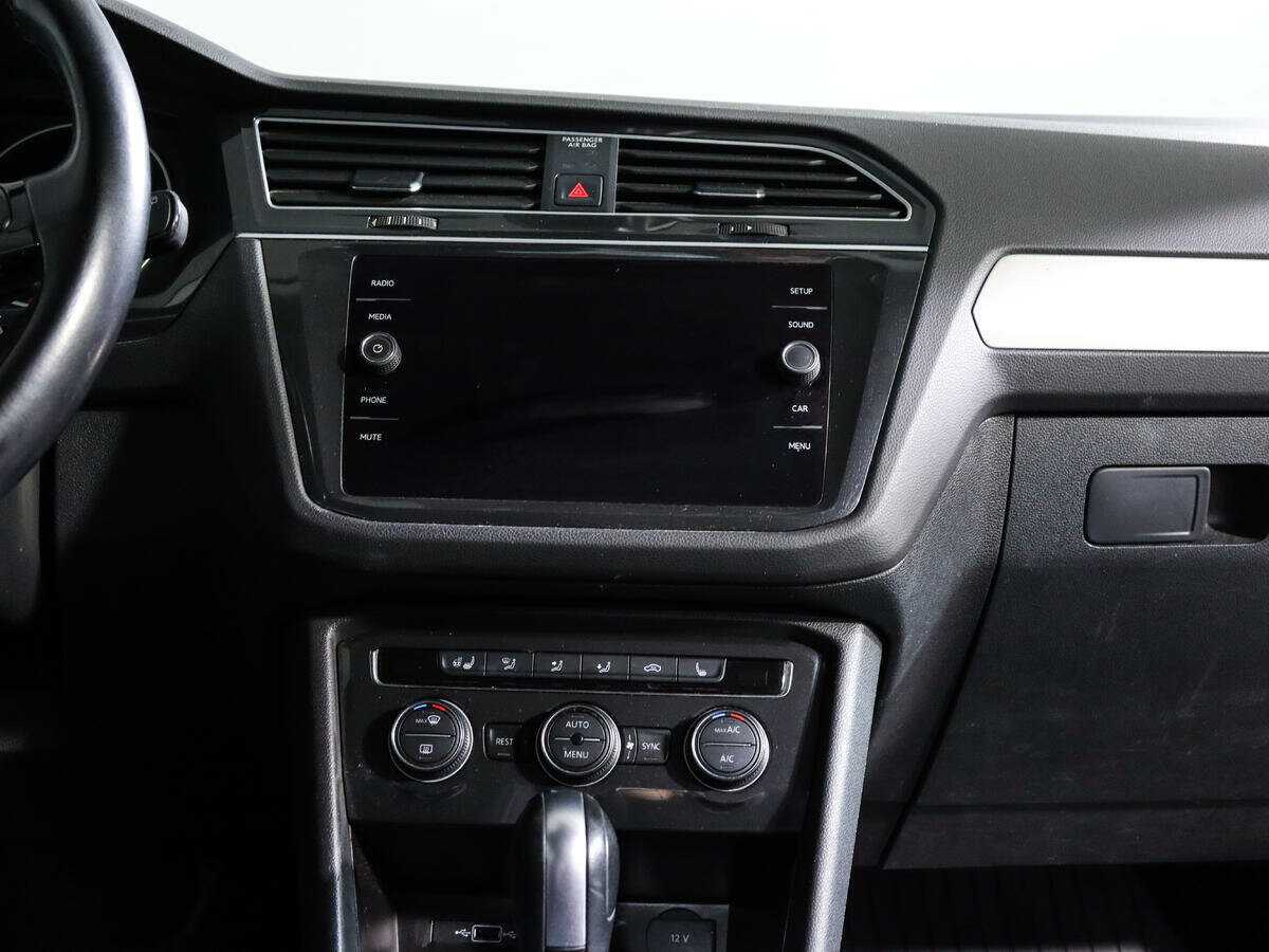 Купить Volkswagen Tiguan с пробегом. Фото: #12