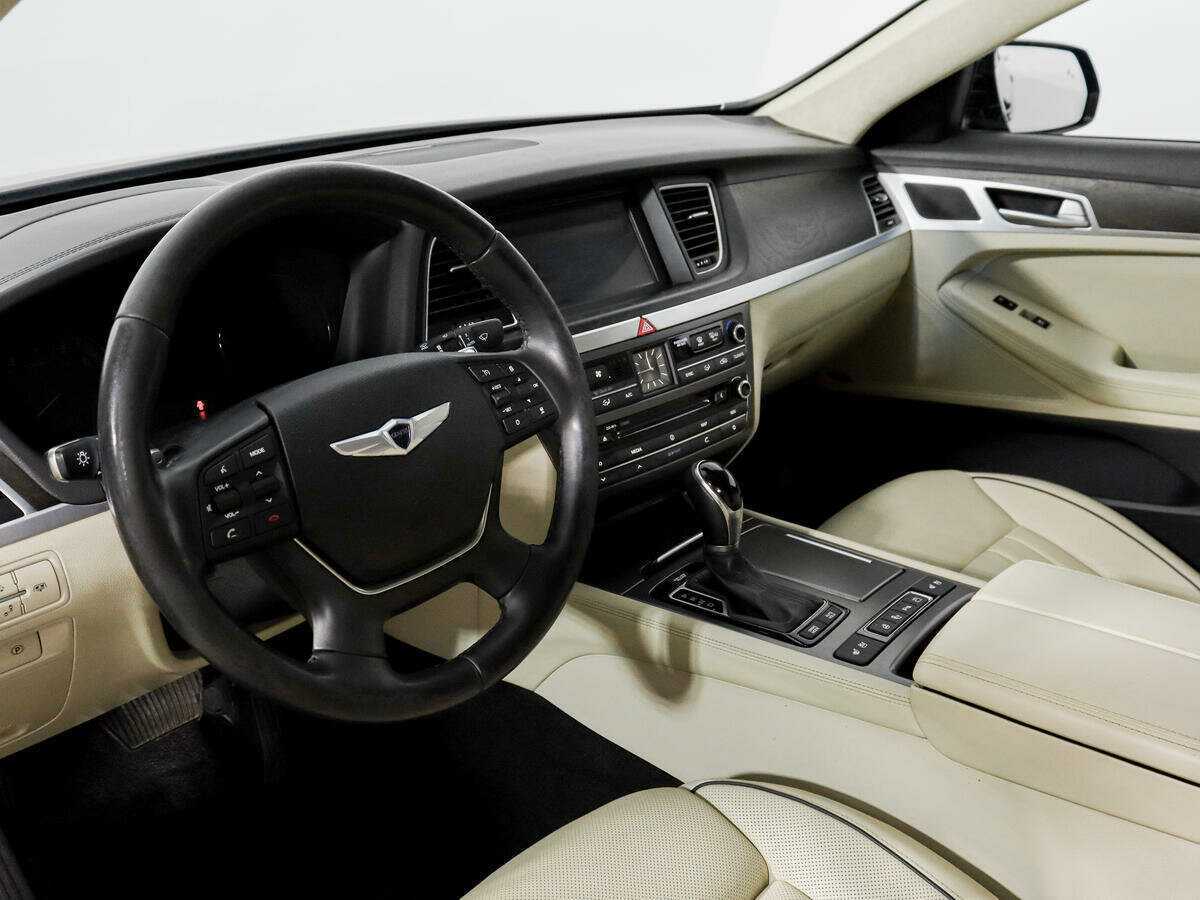 Купить Hyundai Genesis с пробегом. Фото: #7