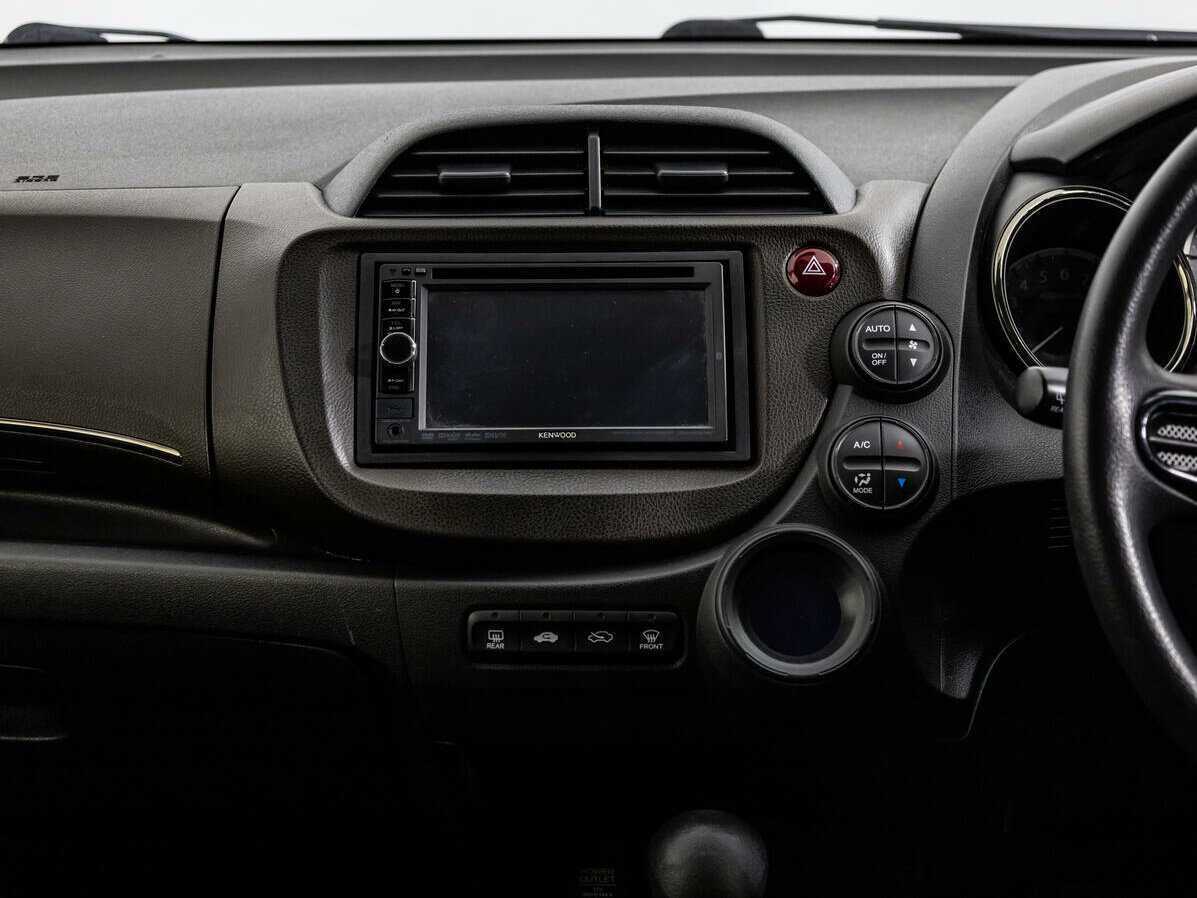 Купить Honda Fit Shuttle с пробегом. Фото: #13