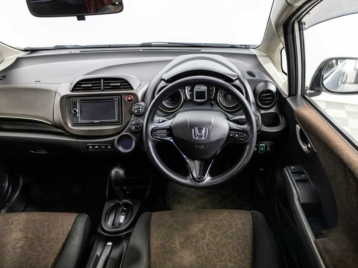 Купить Honda Fit Shuttle с пробегом. Фото: #14