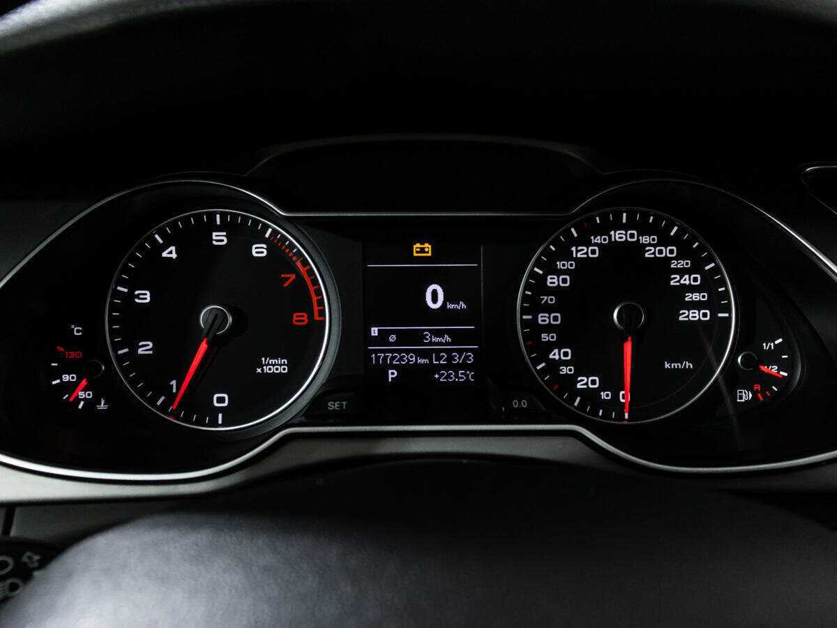 Купить Audi A4 с пробегом. Фото: #11