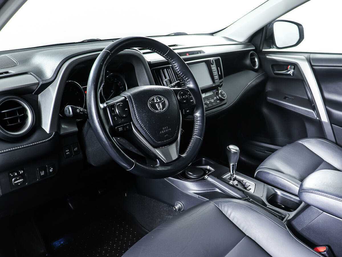 Купить Toyota RAV4 с пробегом. Фото: #11