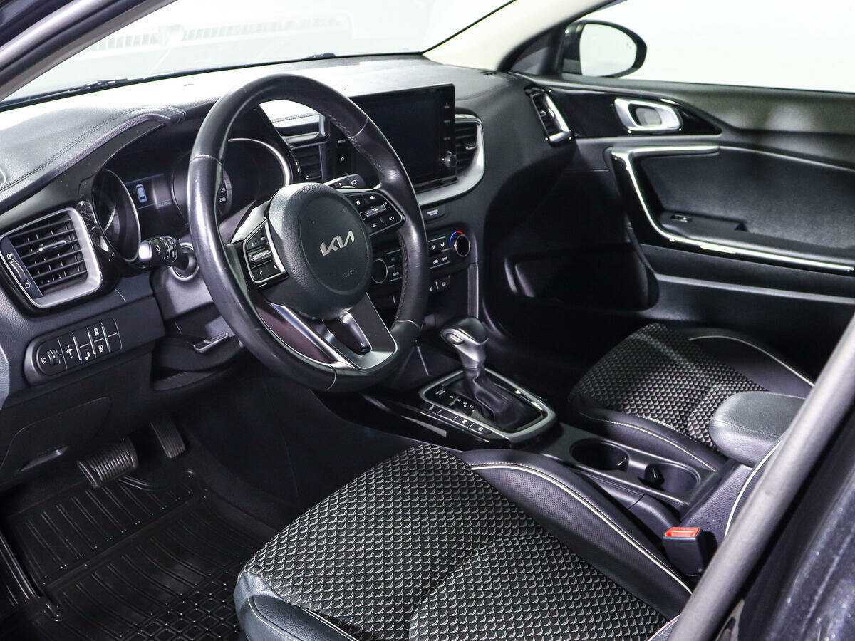 Купить Kia Ceed с пробегом. Фото: #13