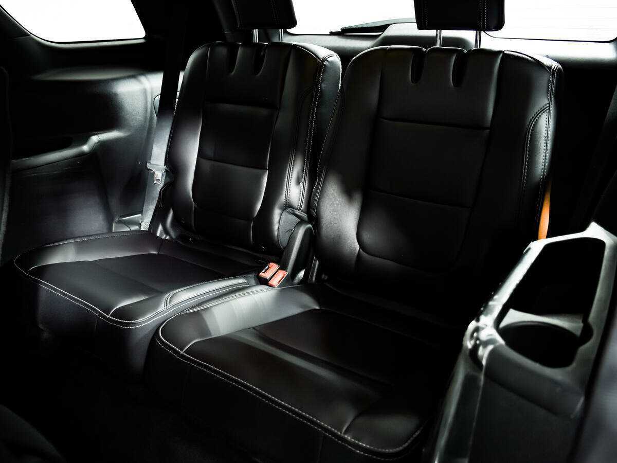 Купить Ford Explorer с пробегом. Фото: #10