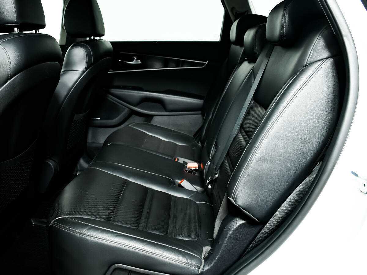 Купить Kia Sorento с пробегом. Фото: #9