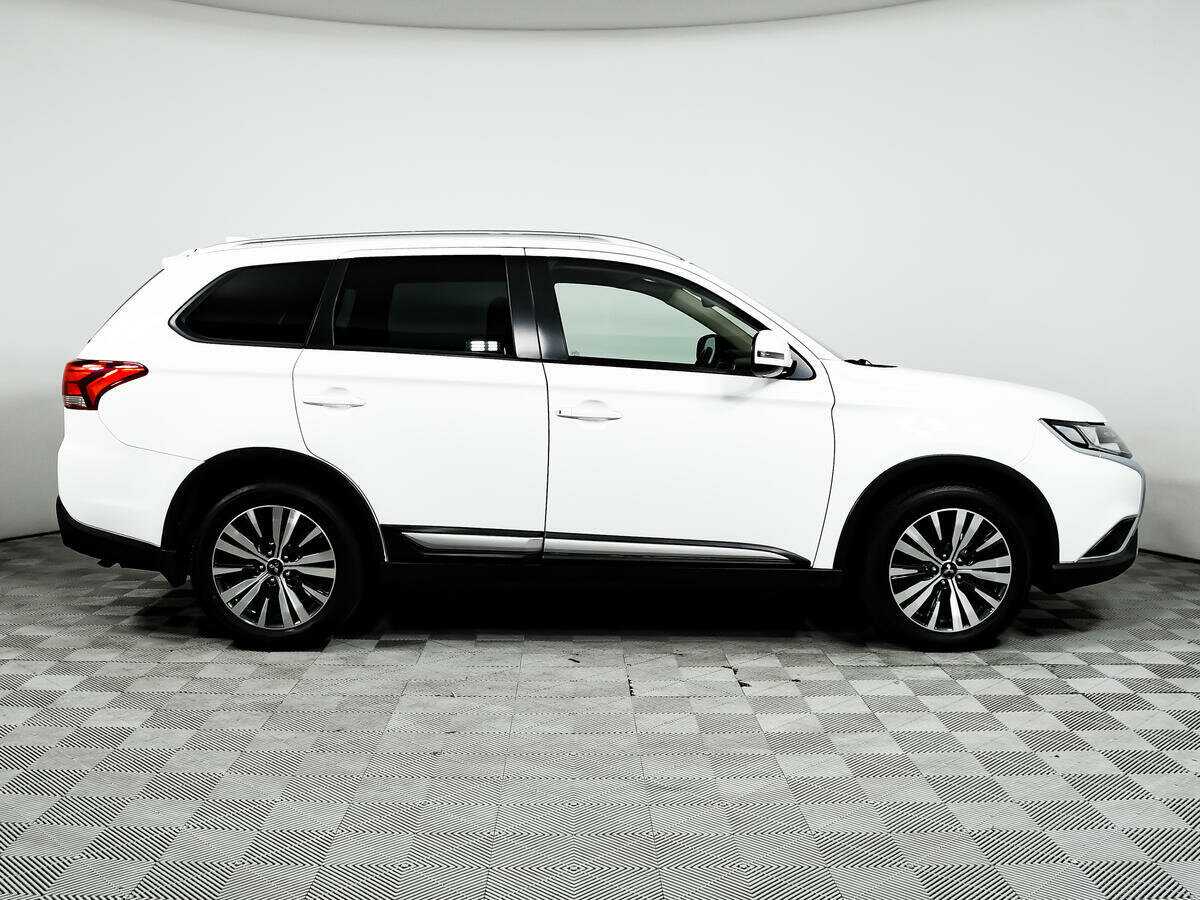Купить Mitsubishi Outlander с пробегом. Фото: #3