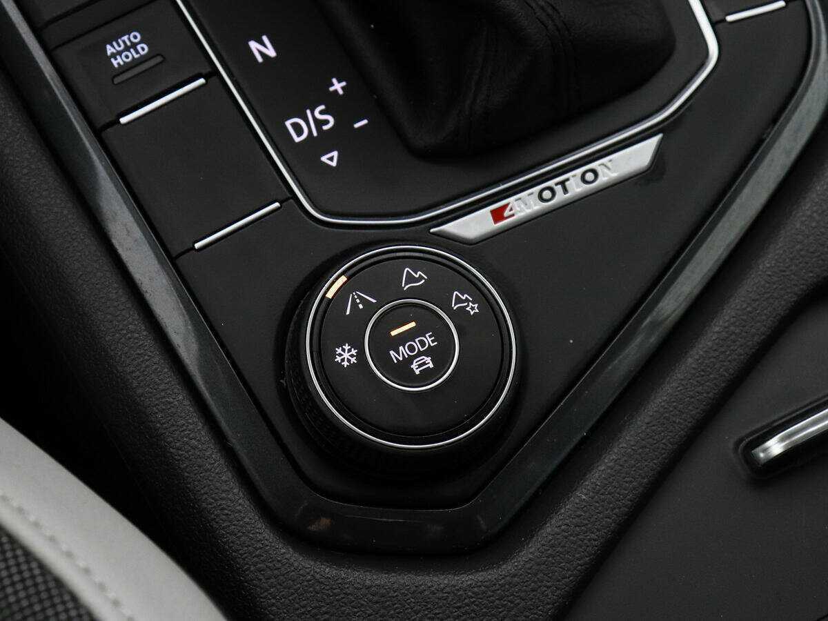 Купить Volkswagen Tiguan с пробегом. Фото: #13