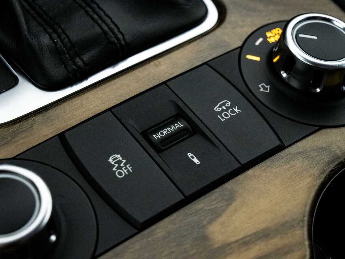 Купить Volkswagen Touareg с пробегом. Фото: #15