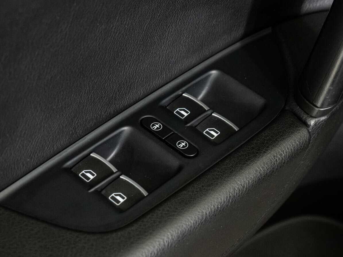 Купить Volkswagen Touareg с пробегом. Фото: #18