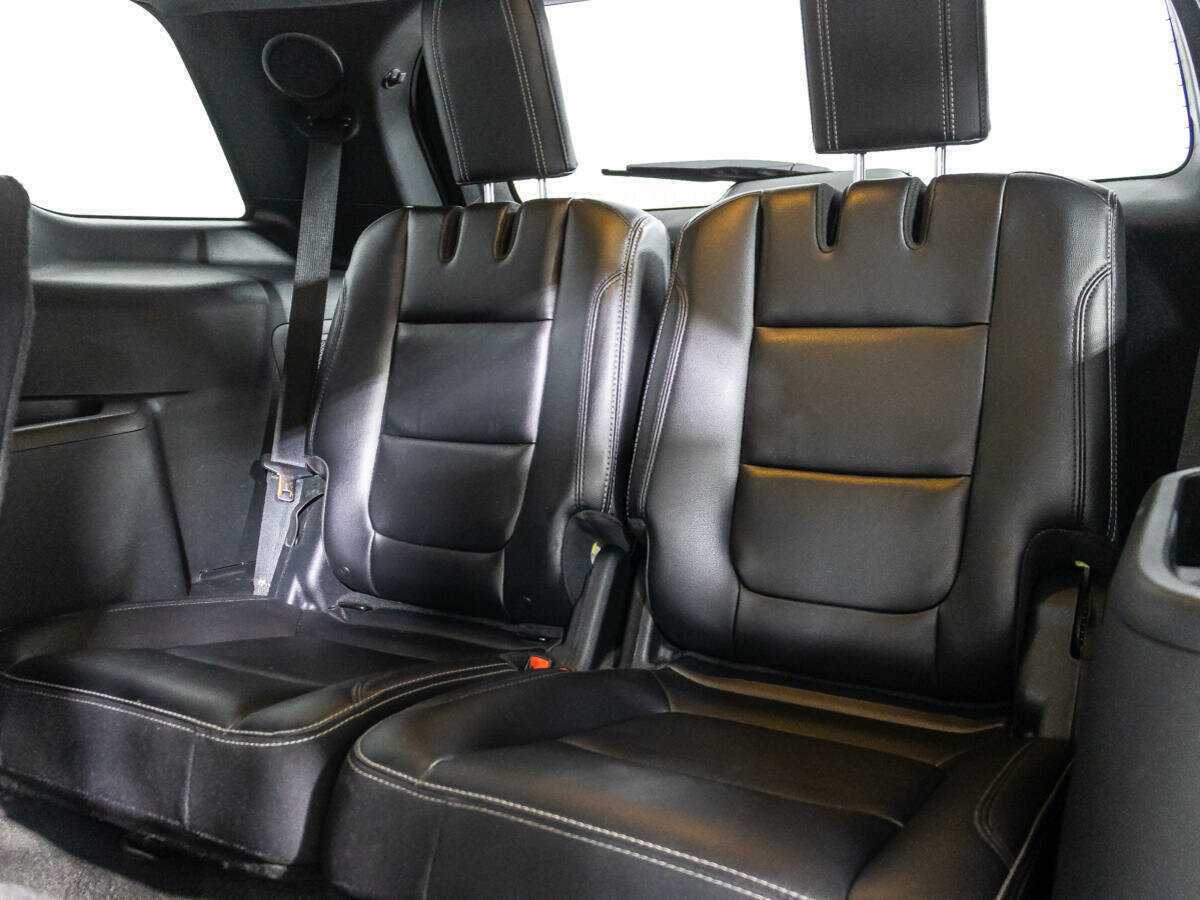 Купить Ford Explorer с пробегом. Фото: #18