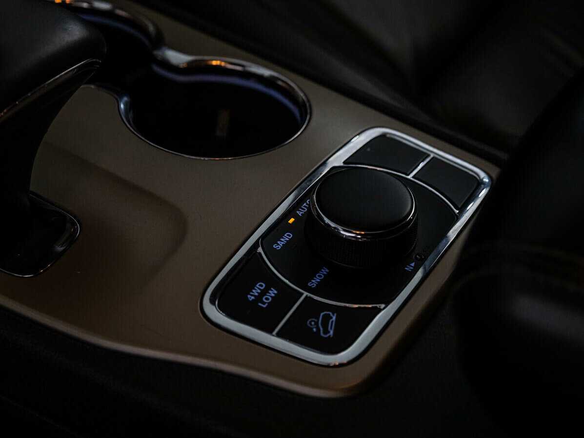 Купить Jeep Grand Cherokee с пробегом. Фото: #26