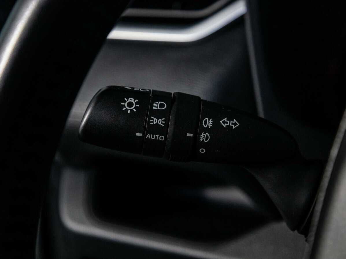 Купить Toyota RAV4 с пробегом. Фото: #18