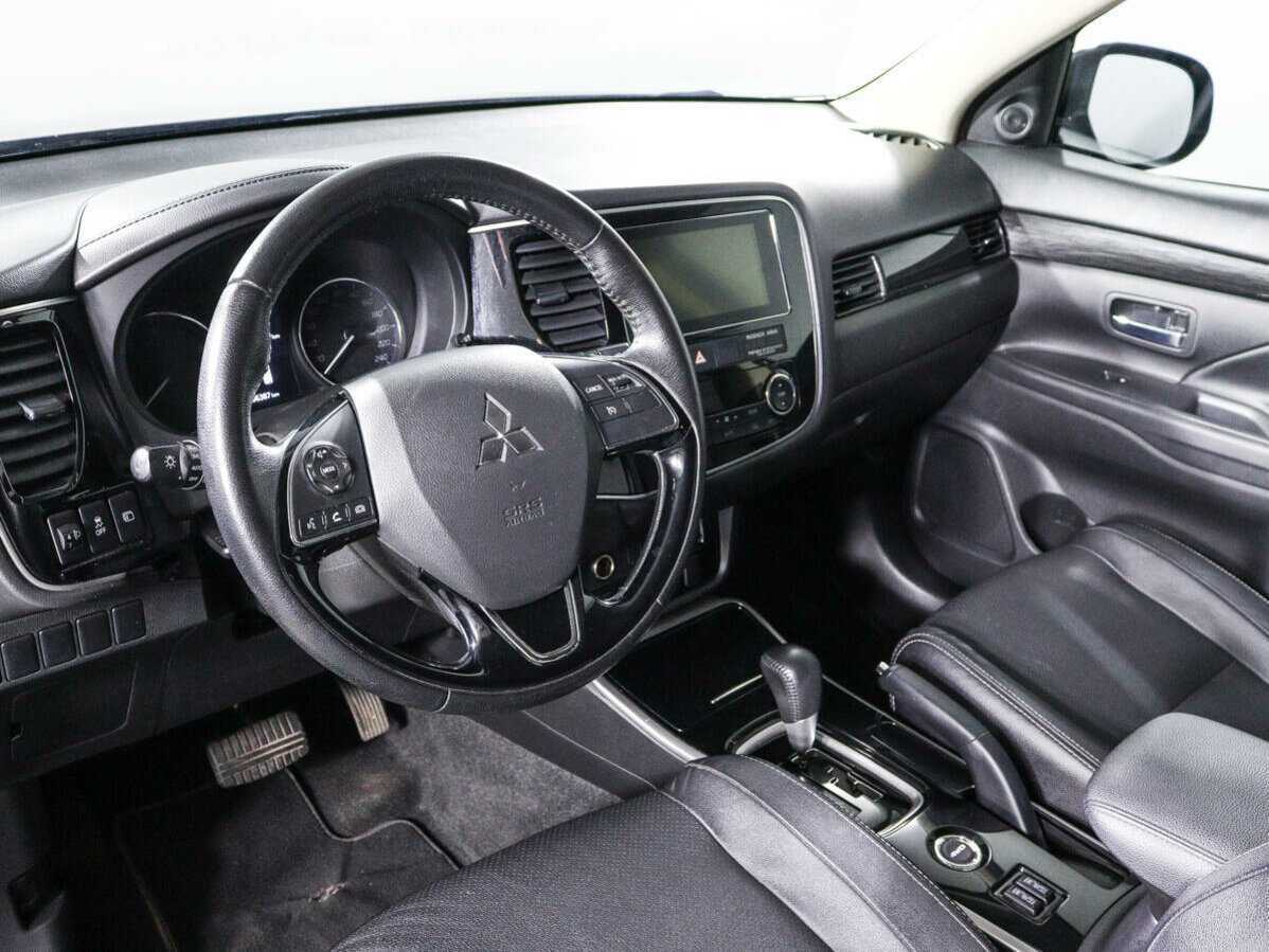 Купить Mitsubishi Outlander с пробегом. Фото: #12