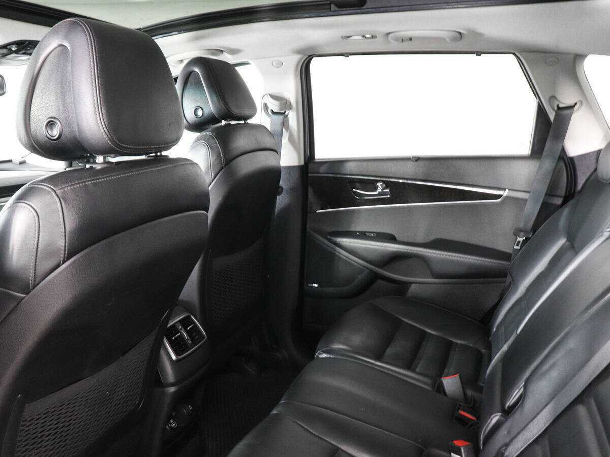Купить Kia Sorento с пробегом. Фото: #11