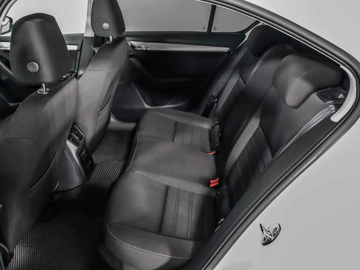 Купить Skoda Octavia с пробегом. Фото: #9