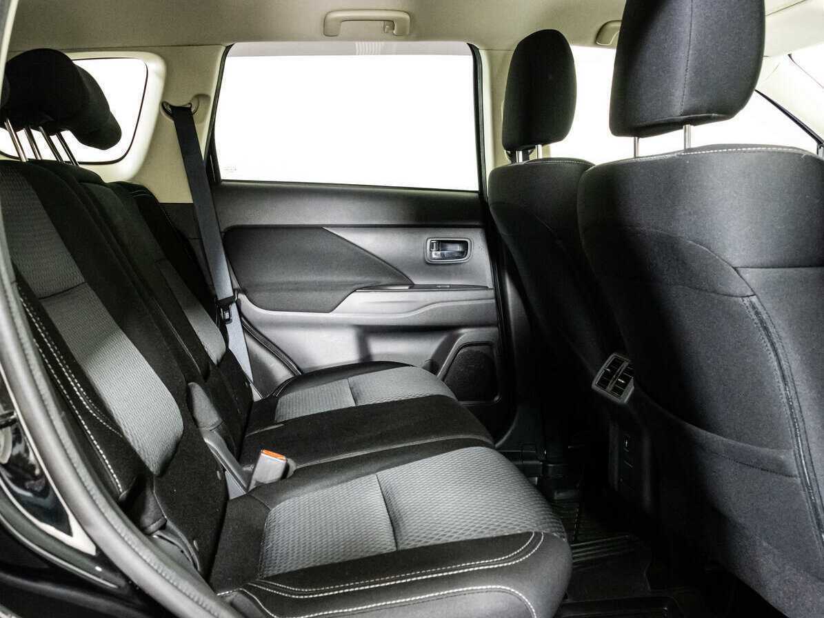Купить Mitsubishi Outlander с пробегом. Фото: #13