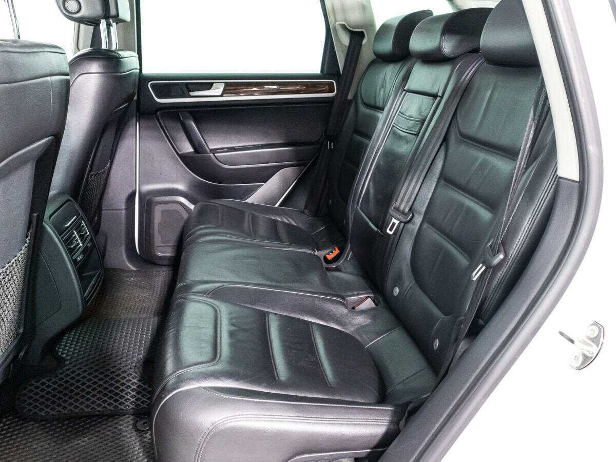 Купить Volkswagen Touareg с пробегом. Фото: #9