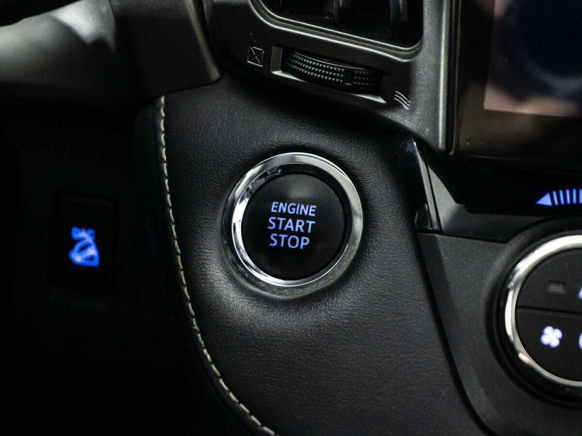 Купить Toyota RAV4 с пробегом. Фото: #16