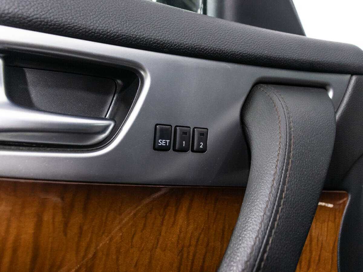 Купить Infiniti FX с пробегом. Фото: #20