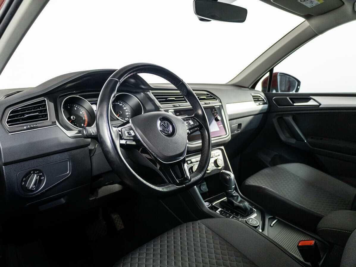 Купить Volkswagen Tiguan с пробегом. Фото: #10