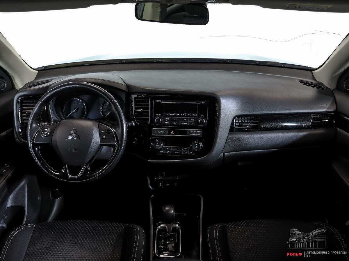 Купить Mitsubishi Outlander с пробегом. Фото: #10