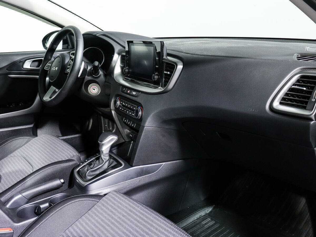 Купить Kia Ceed с пробегом. Фото: #8