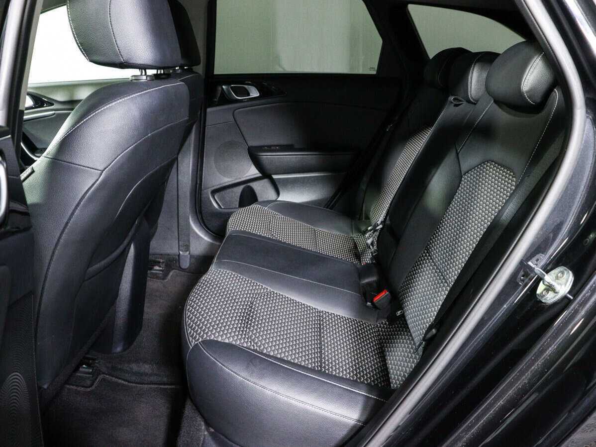 Купить Kia Ceed с пробегом. Фото: #9
