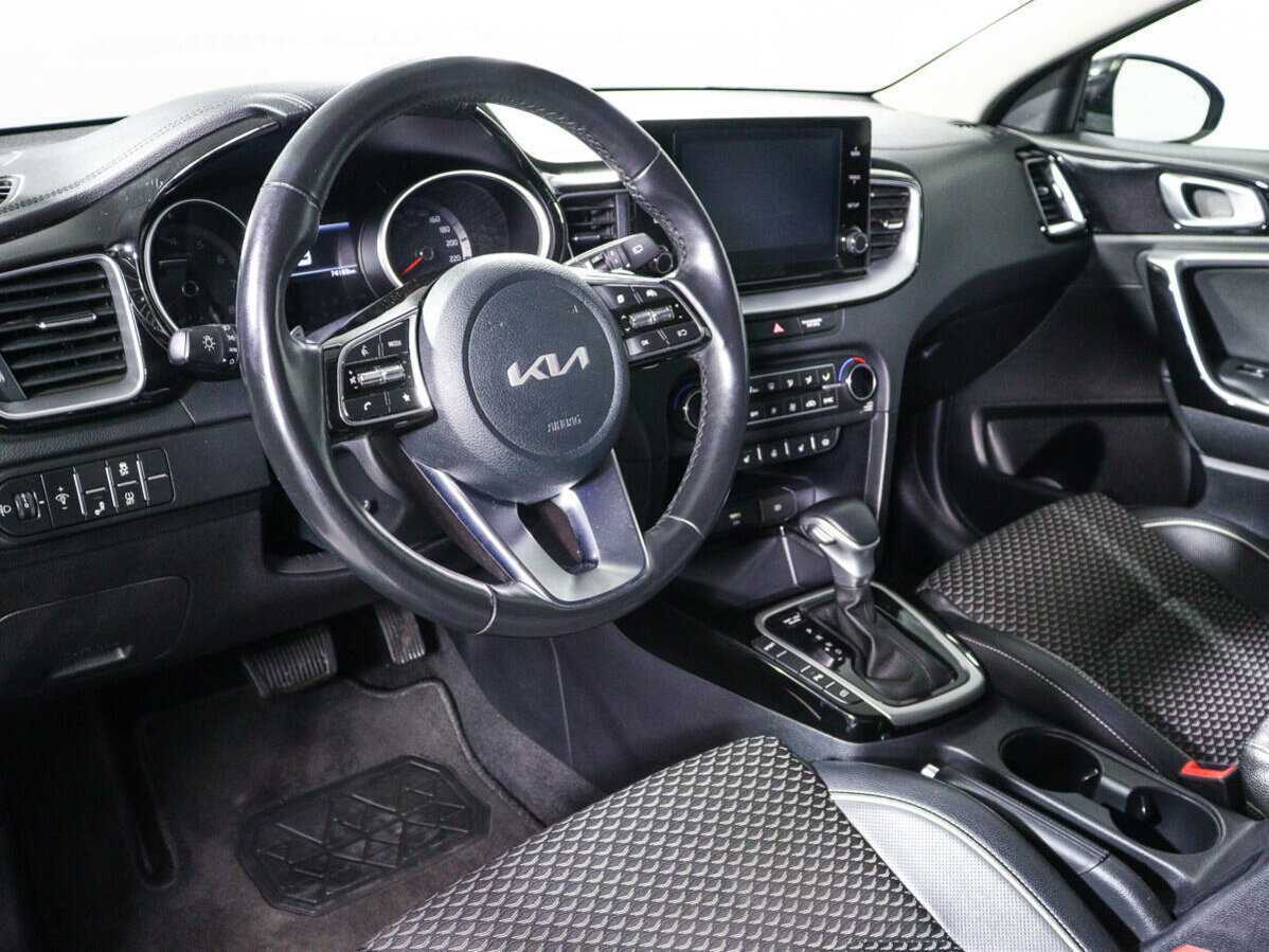 Купить Kia Ceed с пробегом. Фото: #13