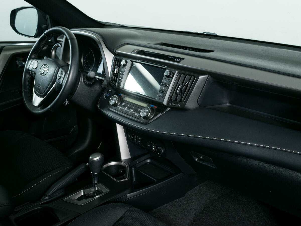 Купить Toyota RAV4 с пробегом. Фото: #8