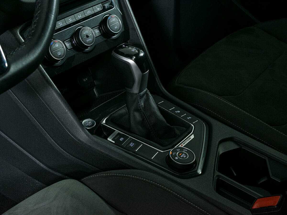 Купить Volkswagen Tiguan с пробегом. Фото: #15