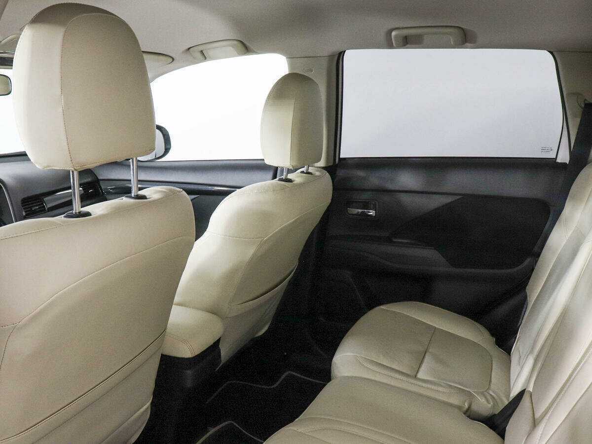 Купить Mitsubishi Outlander с пробегом. Фото: #11