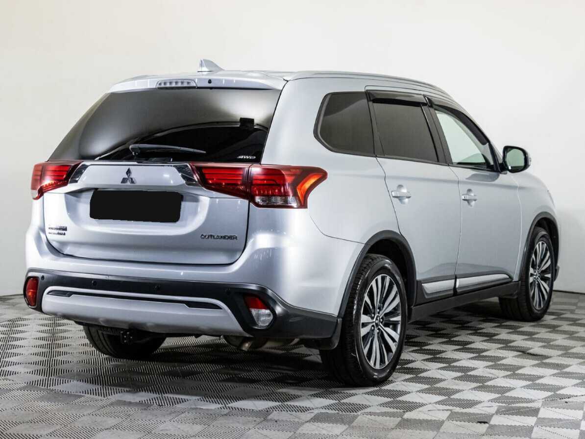 Купить Mitsubishi Outlander с пробегом. Фото: #3