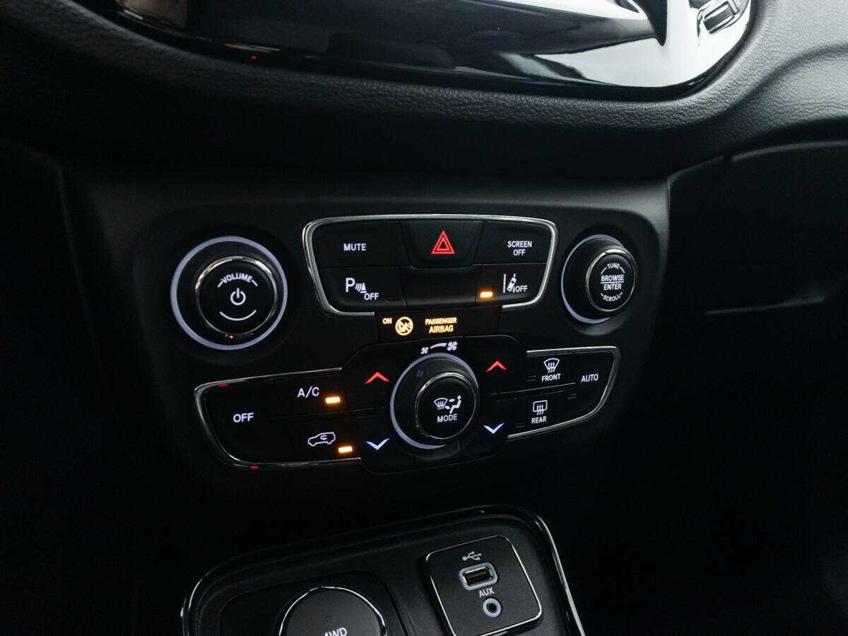 Купить Jeep Compass с пробегом. Фото: #14