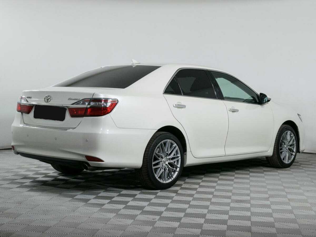 Купить Toyota Camry с пробегом. Фото: #3